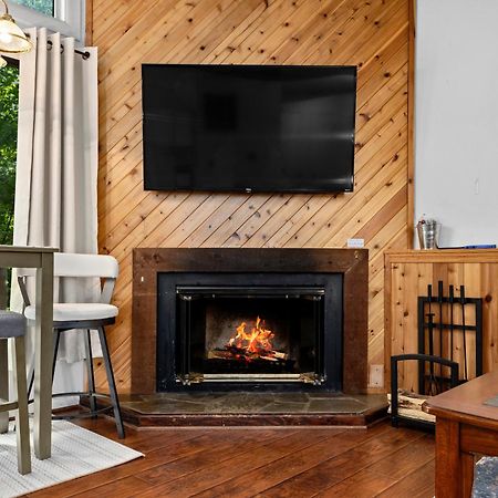 Cozy Condo In Wintergreen Resort That Sleeps 4! Lyndhurst Exteriör bild