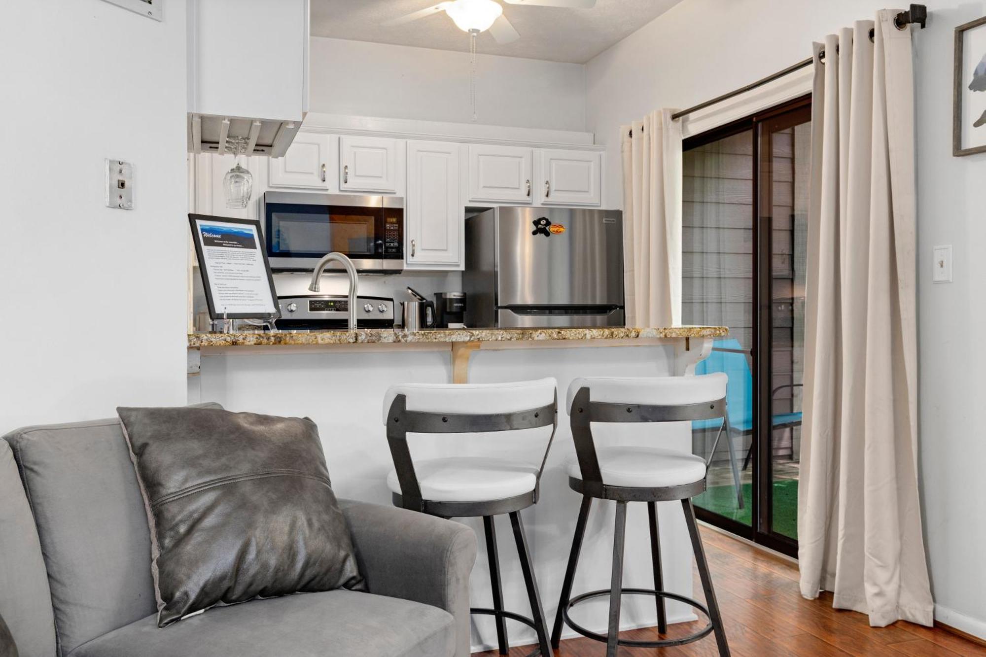 Cozy Condo In Wintergreen Resort That Sleeps 4! Lyndhurst Exteriör bild